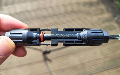 Verkabelung & Anschluss der Photovoltaik-Module