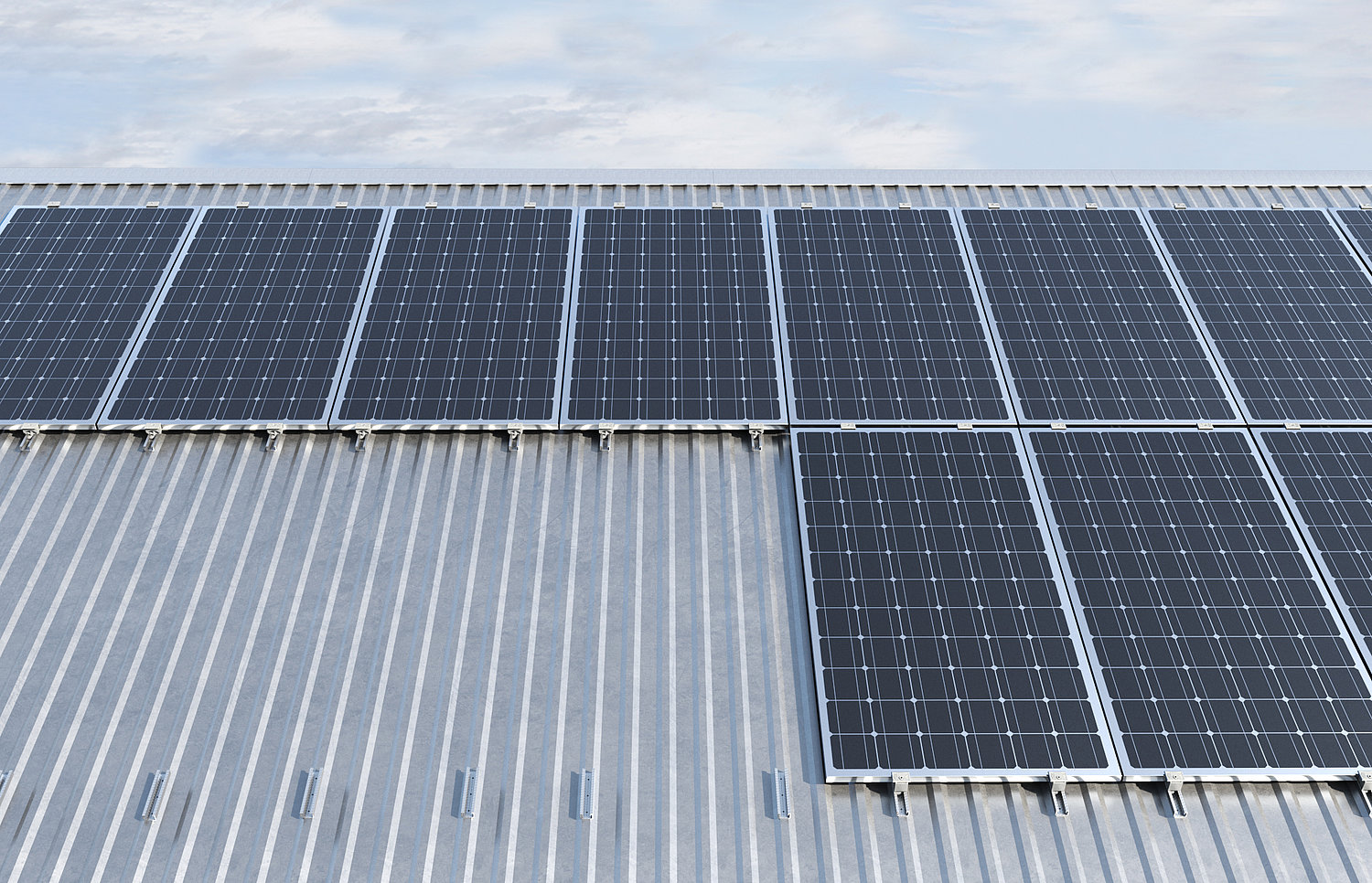 Solarmodule hochkant montiert auf einem Schrägdach