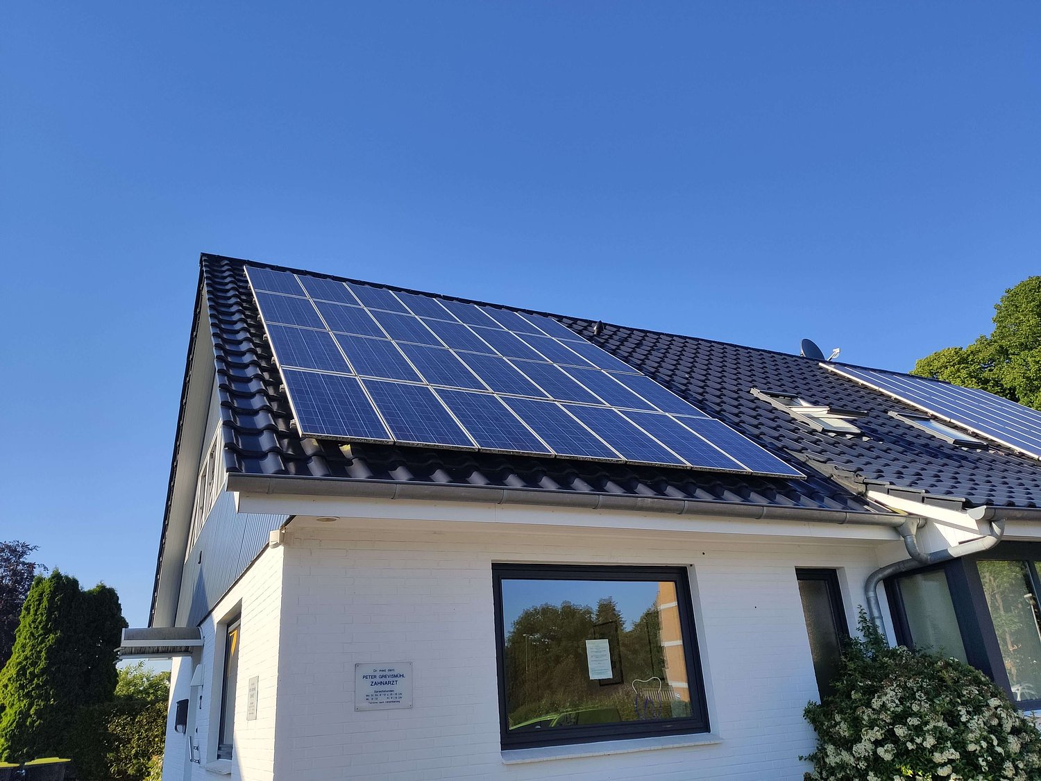 Solarmodule Solaranlage auf Hausdach